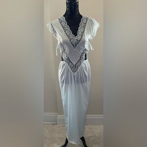 Vintage 80s Mint Green & White Lace Nightgown